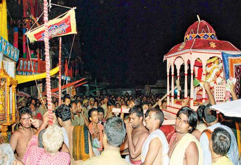 Hera Panchami Goddess Laxmi’s anger on the lord for leaving her alone in the temple