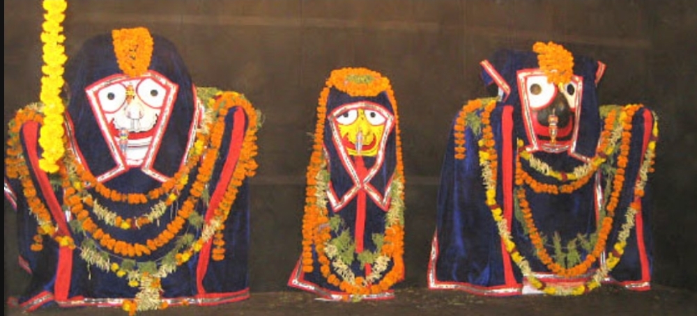 Odhana Sasthi – deities wear winter garments